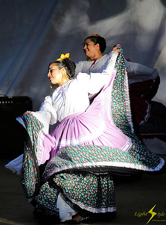 Nuiwarika Folk Dancer