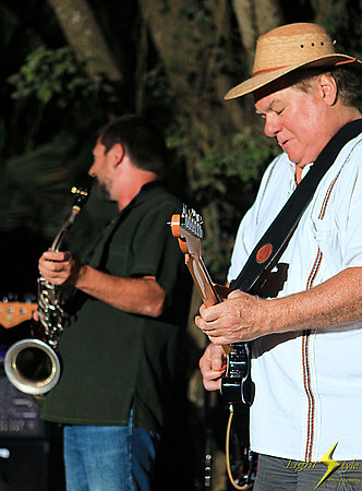 adj_5197_John and Damien