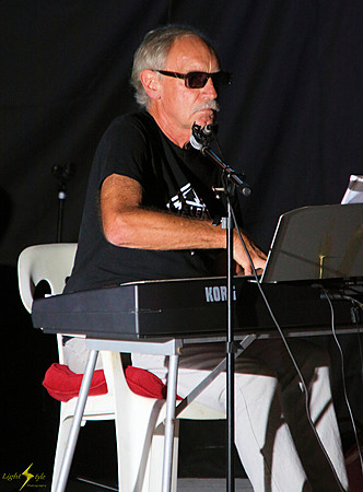 Joe Hadlock w/ The 8 O'clock Band