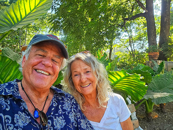 Chris and Lois in San Sebastian - Nayarit