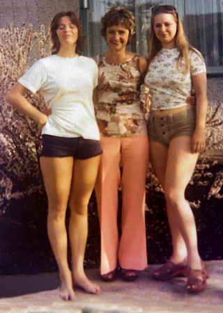 Lois, Betty and their Mom