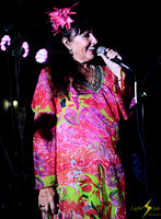 adj_5215_Chantal singing solo