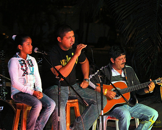 Carlita, Carlos & Beto