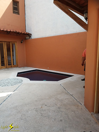 Casa Paraiso - central courtyard w/ pool