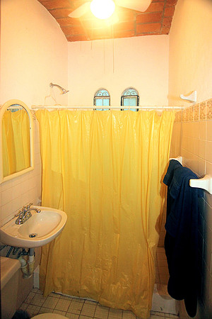 Bathroom - Lower unit
