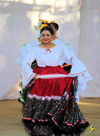 Nuiwarika Folk Dancer