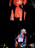 adj_5193_Ralph under the pinata