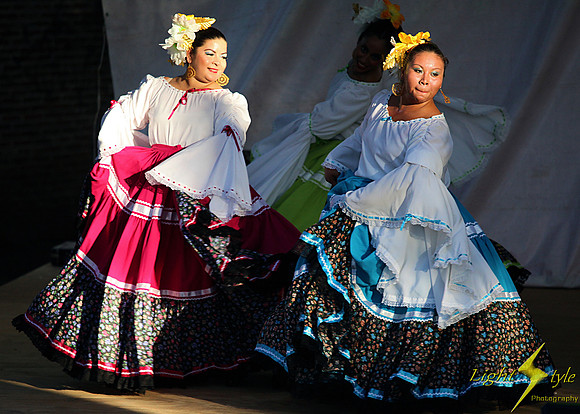 Nuiwarika Folk Dancer
